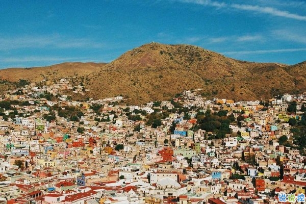 文字控喜歡的簡(jiǎn)單唯美的一句話說說帶圖片 煙塵滾滾一路行來我應(yīng)是迷了路了6