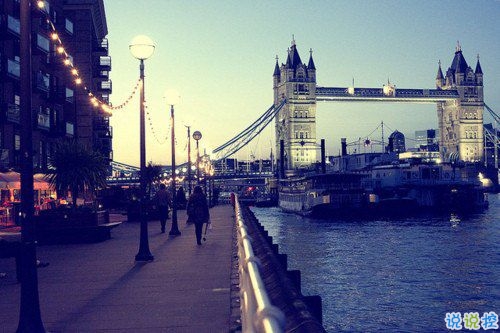 選擇放棄的傷感愛情說說帶圖片 描述對愛情感到無奈的說說3