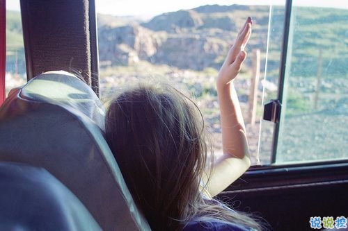 默默承受一切的傷感心痛說(shuō)說(shuō)大全 表面很堅(jiān)強(qiáng)內(nèi)心很受傷的說(shuō)說(shuō)1