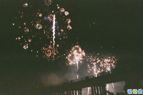 回憶很傷人的心情說(shuō)說(shuō)莫名想哭 心情不好情緒低落的說(shuō)說(shuō)1