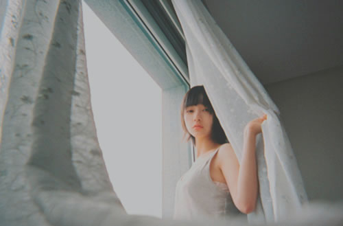 關(guān)于愛(ài)情的有些傷感難過(guò)的說(shuō)說(shuō)帶圖片 遇你之后步步都難走2