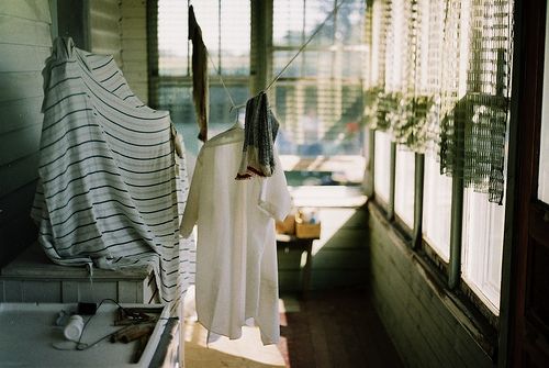 關于生活的有點傷感但很現(xiàn)實的圖片說說 哭也不會改變什么這個世界從來不會對任何人溫柔10