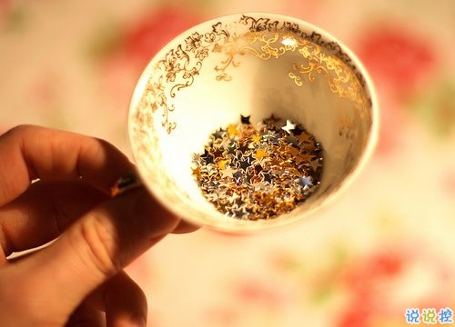 突然很懷念過去的說說內(nèi)心難受 真的很想很想一個人的說說9