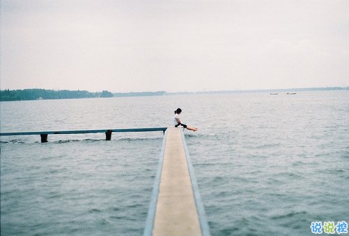 韓寒關(guān)于生活和成長(zhǎng)的經(jīng)典語(yǔ)錄 人生而在世應(yīng)該知道的道理很現(xiàn)實(shí)的句子1