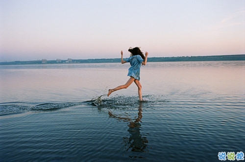 最新情緒低落的微信說(shuō)說(shuō)帶圖片 心情不好胡思亂想的一些話15