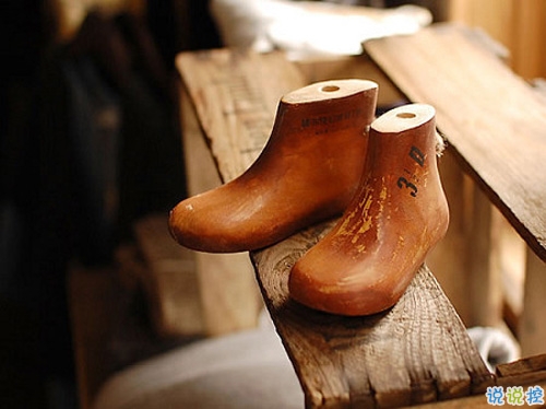 女生個性說說經(jīng)典霸氣帶圖片 知道自己不討喜那就乖一點14