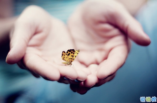 突然很懷念過去的說說內(nèi)心難受 真的很想很想一個人的說說15