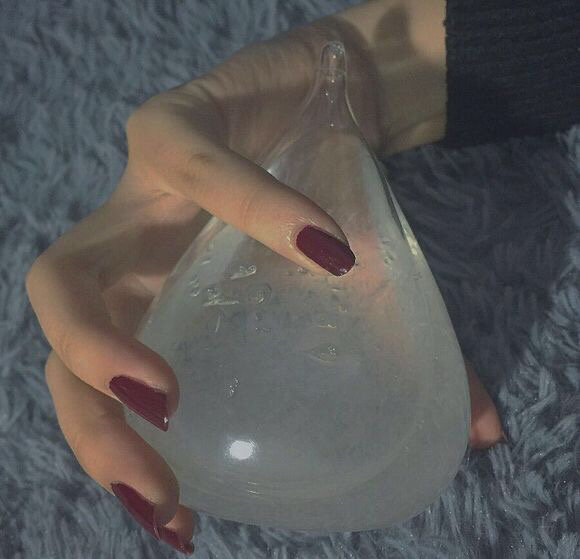 關(guān)于愛(ài)情和喜歡一個(gè)人的心事的經(jīng)典圖片說(shuō)說(shuō)1