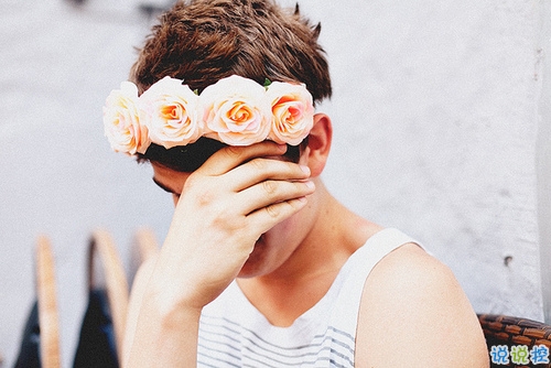 說(shuō)給暗戀的你聽(tīng)的傷感女生圖片說(shuō)說(shuō) 白晝隱沒(méi)了星光3