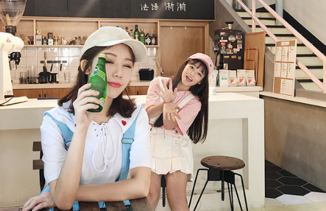 致閨蜜心情圖片說說帶字：感謝在最美的年華遇見你9