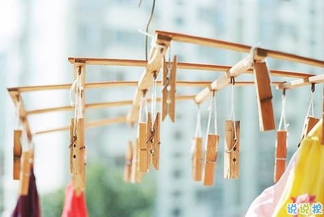 有些傷感的關(guān)于人生和成長的說說帶圖片 生活的本質(zhì)就是離別15