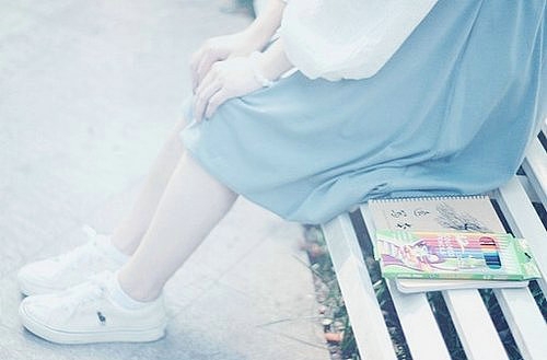 關(guān)于夏天的唯美文藝說(shuō)說(shuō)帶圖片 夏有彤云蔚然成風(fēng)1