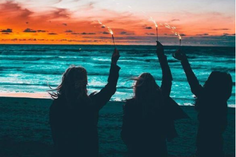 致閨蜜心情圖片說說帶字：感謝在最美的年華遇見你18