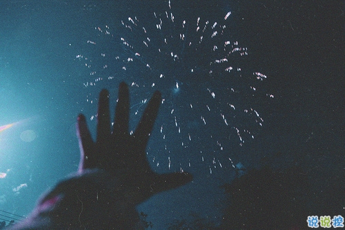 男生被分手的說說心情短語(yǔ) 一瞬間心如刀絞的傷感句子2