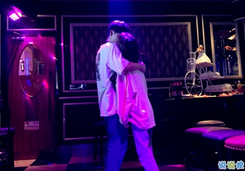 七夕領(lǐng)結(jié)婚證后怎么發(fā)朋友圈 2018七夕情人節(jié)領(lǐng)結(jié)婚證微信說說2