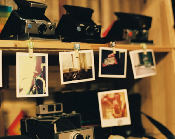 關(guān)于人生的很現(xiàn)實(shí)的哲理說說帶圖片 時(shí)間奪去了我們輕狂的眼神卻給了我們嘴角上揚(yáng)的資本6