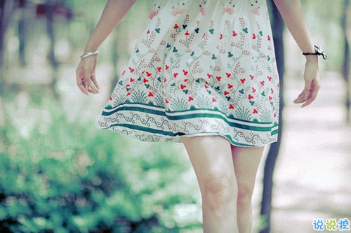 女生傷感心痛到窒息的圖片句子 所有的悲歡都是我一個(gè)人的灰燼9