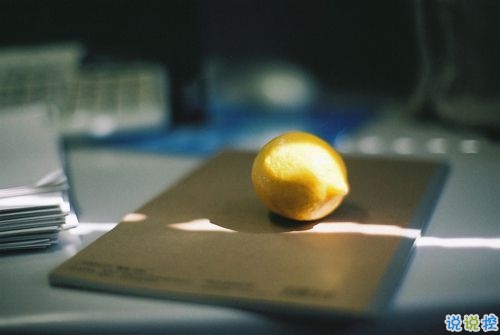 一個(gè)人獨(dú)處時(shí)候的孤獨(dú)是什么感覺(jué)呢？2