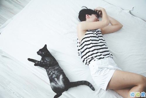 女生個性說說經(jīng)典霸氣帶圖片 知道自己不討喜那就乖一點8