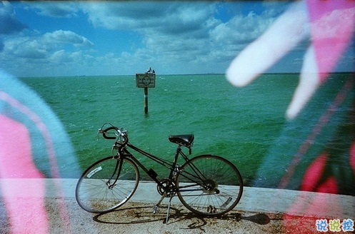 突然一瞬間悲傷難過的傷感說說帶圖片 抖音上很火的觸動人心的傷感說說15