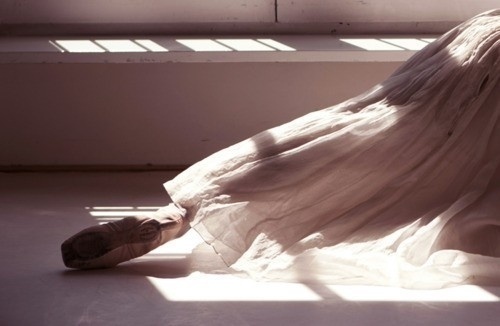 關于青春人生成長的經典哲理說說帶圖片 生活不只眼前的茍且還有詩和遠方的田野5