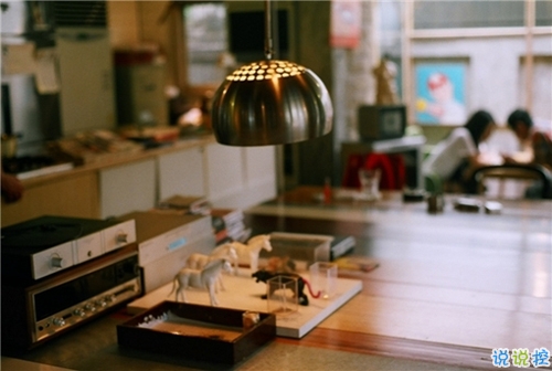 突然一瞬間悲傷難過的傷感說說帶圖片 抖音上很火的觸動人心的傷感說說6