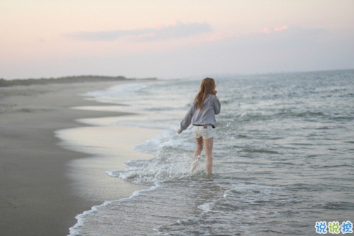 一個人掙扎的說說傷感心累帶圖片 睡不著心里不舒服的說說11