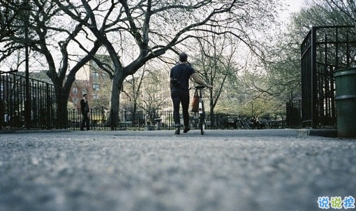 簡(jiǎn)單而又唯美有哲理的英文說(shuō)說(shuō)帶圖片 你醒在別人的夢(mèng)里3