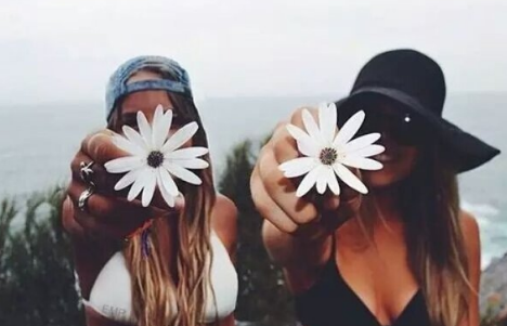 致閨蜜心情圖片說說帶字：感謝在最美的年華遇見你6