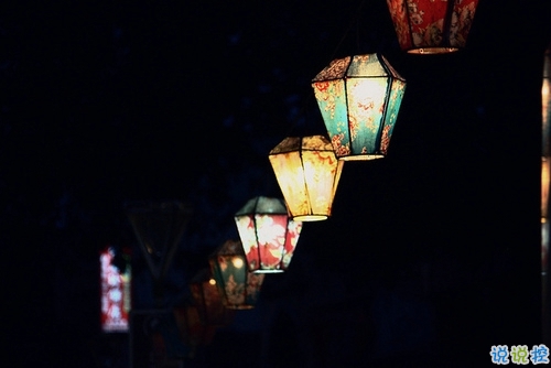 優(yōu)美說說唯美的句子配圖：海底月是天上月，只是鏡花水月1