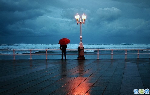 女生傷感說說真情流露帶圖片 短一點(diǎn)的女生說說心碎難過2