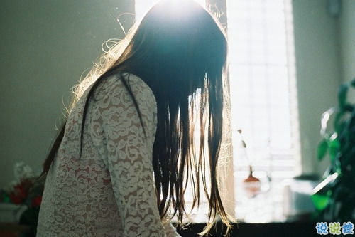 一句話經(jīng)典愛(ài)情說(shuō)說(shuō)帶圖片 長(zhǎng)大后我們都得學(xué)會(huì)的愛(ài)情哲理15