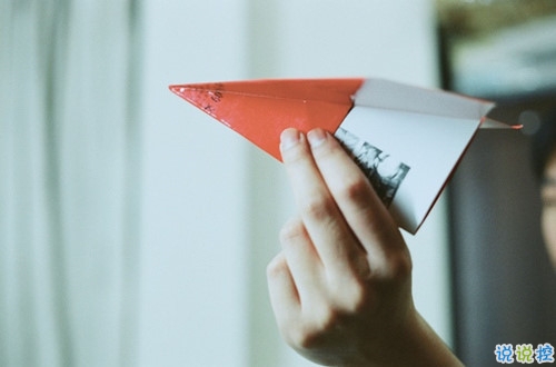 女生傷感心痛到窒息的圖片句子 所有的悲歡都是我一個(gè)人的灰燼10