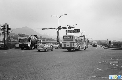 不敢再愛了的傷感說說帶圖片 愛情吃了虧的經(jīng)典傷感說說配圖12