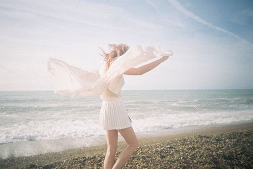 關于青春人生成長的經典哲理說說帶圖片 生活不只眼前的茍且還有詩和遠方的田野14