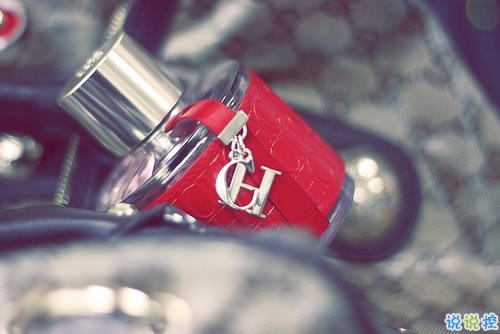 愛情破碎的悲傷說說帶圖片 讓人痛苦的愛情說說配圖8