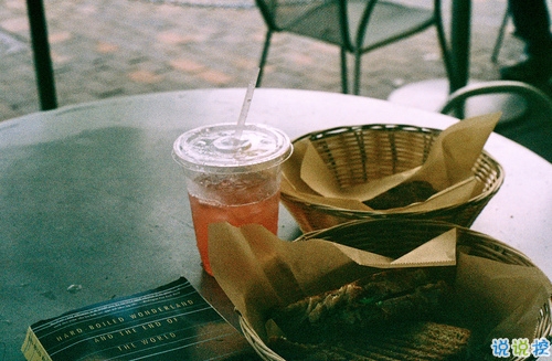 刺痛內(nèi)心的傷感說(shuō)說(shuō)帶圖片 2019最新失落傷感的句子合集6