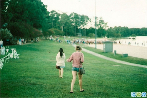 對愛一往情深的經(jīng)典說說帶圖片 文藝愛情小短句表達愛意1