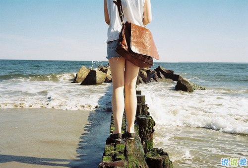 送給孤獨(dú)的自己的傷感說(shuō)說(shuō)配圖 看完想哭的傷感說(shuō)說(shuō)2