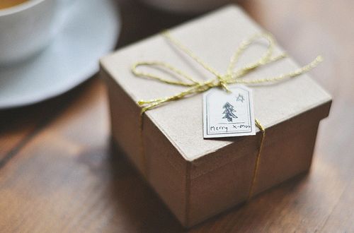 浪漫甜蜜唯美的愛情小句子帶圖片 世間萬物皆不如你眉眼動(dòng)人9