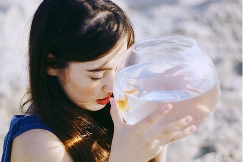 提到愛情有時會心痛心碎的傷感說說帶圖片10