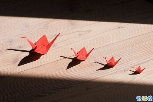 在你傷感難過時一下子戳中你內(nèi)心的圖片句子 時光怎么讓愛笑的人哭了13