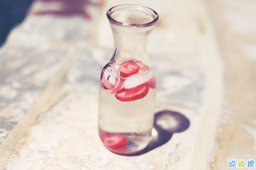 qq個(gè)性說說帶圖片有點(diǎn)憂傷 晚安無奈傷感說說1