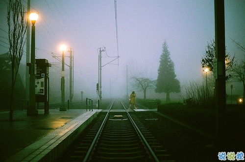 關(guān)于敏感人的說說帶圖片 敏感的人會(huì)怎么自我折磨11