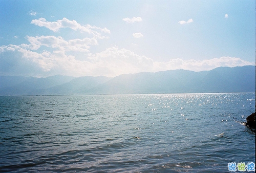 一個人掙扎的說說傷感心累帶圖片 睡不著心里不舒服的說說14