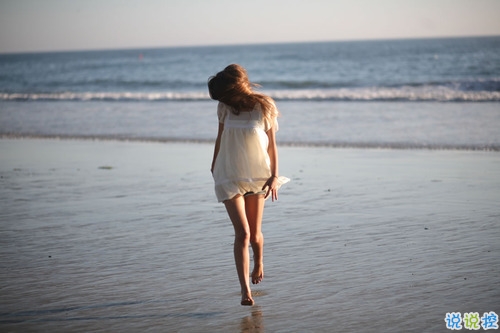 簡(jiǎn)單而又唯美有哲理的英文說(shuō)說(shuō)帶圖片 你醒在別人的夢(mèng)里6