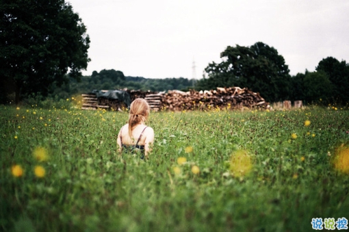 00后最傷感愛(ài)情悲傷說(shuō)說(shuō)帶圖片 你走吧去往你的陽(yáng)春三月3