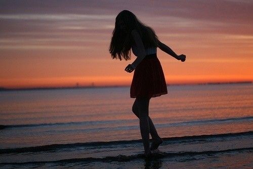 關于青春人生成長的經典哲理說說帶圖片 生活不只眼前的茍且還有詩和遠方的田野16