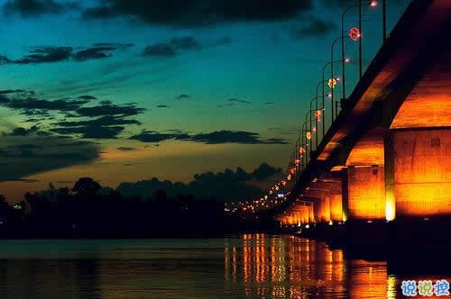 30條有道理的經(jīng)典說說 簡(jiǎn)短但是道理深刻的句子大全2