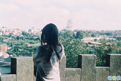 流淚走過人生之路的經(jīng)典說說 很經(jīng)典很現(xiàn)實(shí)的生活說說大全1